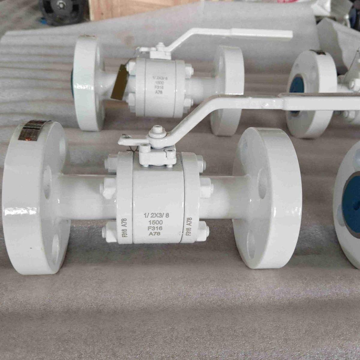 ASTM A182 F316 Ball Valve, API 602, 1500 LB, 1/2 X 3/8 Inch