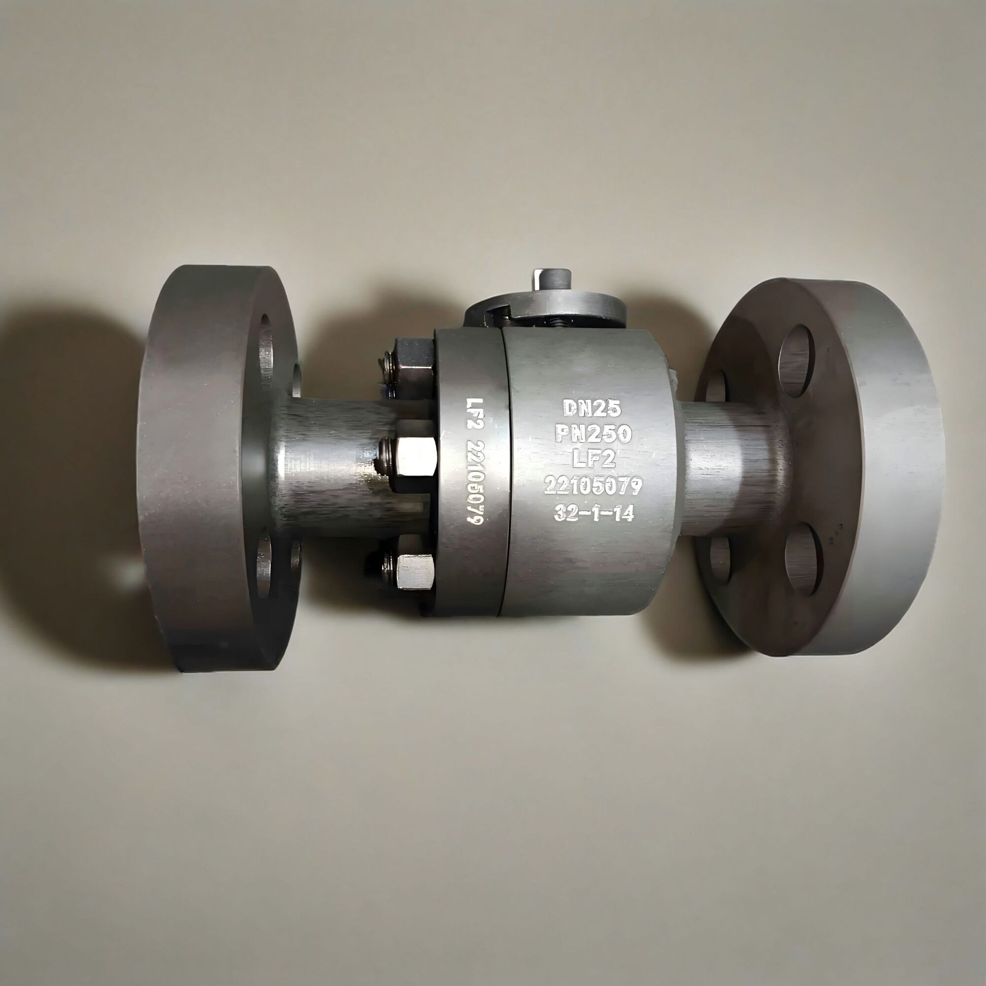 Forged Floating Ball Valve, API 608, A350 LF2, DN25, PN250