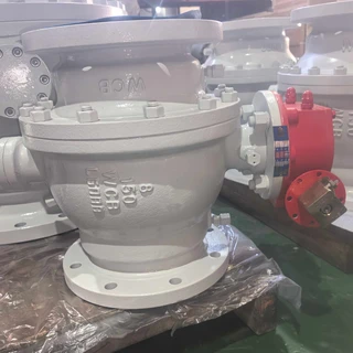 8 Inch Side Entry Ball Valve, 150 LB, WCB, API 6D, Gear, RF