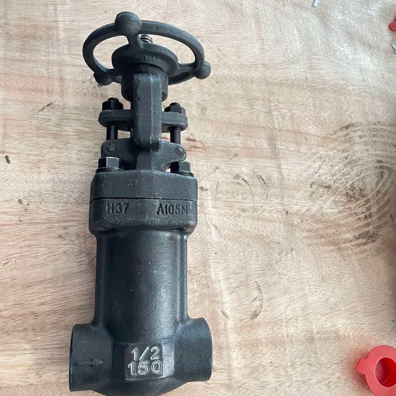 API 602 Bellow Sealed Globe Valves, 150 LB, 1/2 Inch, A105N