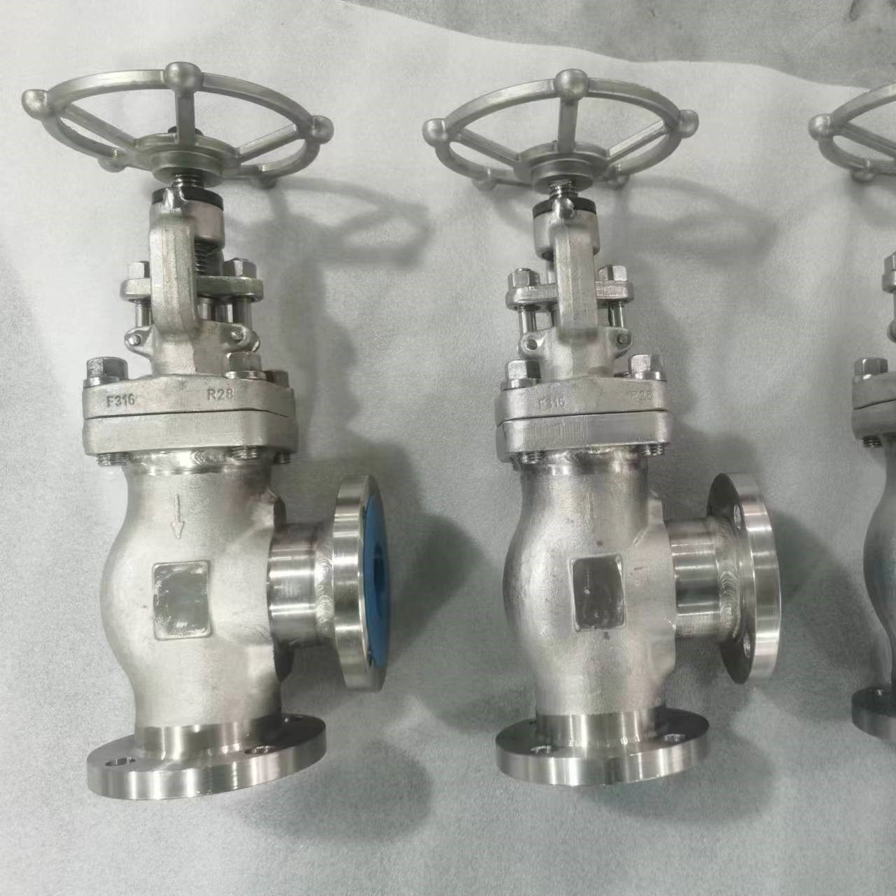 ASTM A182 F316 Angle Globe Valve, 2 Inch, 600 LB, API 602, RF