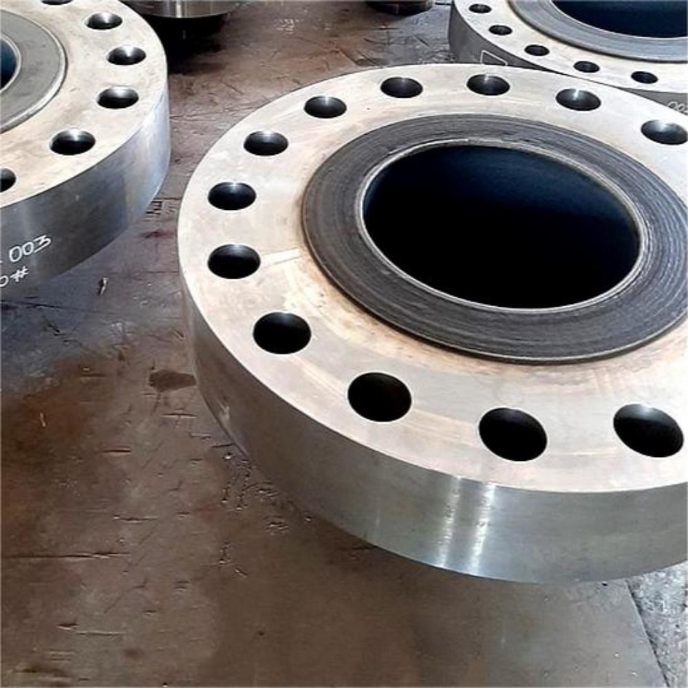 Overlay welding flange