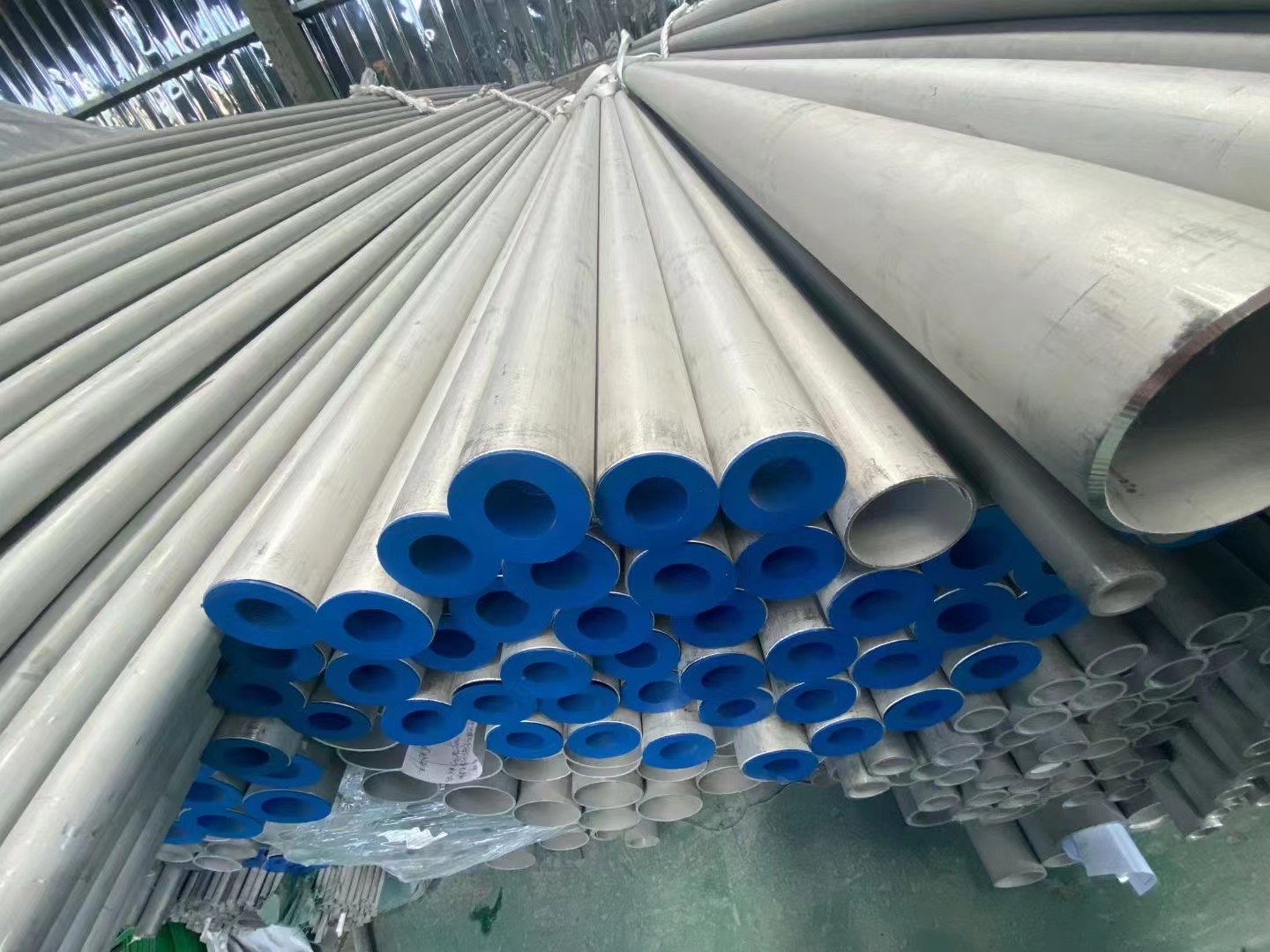 PIPE: 2'' SIZE, 3 METER (10ft) LONG PIPE, BE SMLS SCH 80S, ASME B36.19M SS ASTM A 312-TP316/316L.