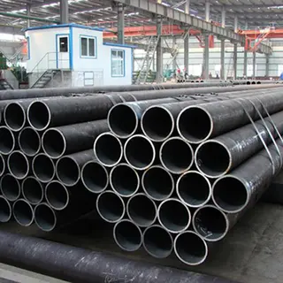 What are the differences in the manufacturing process between seamless steel pipes and welded steel