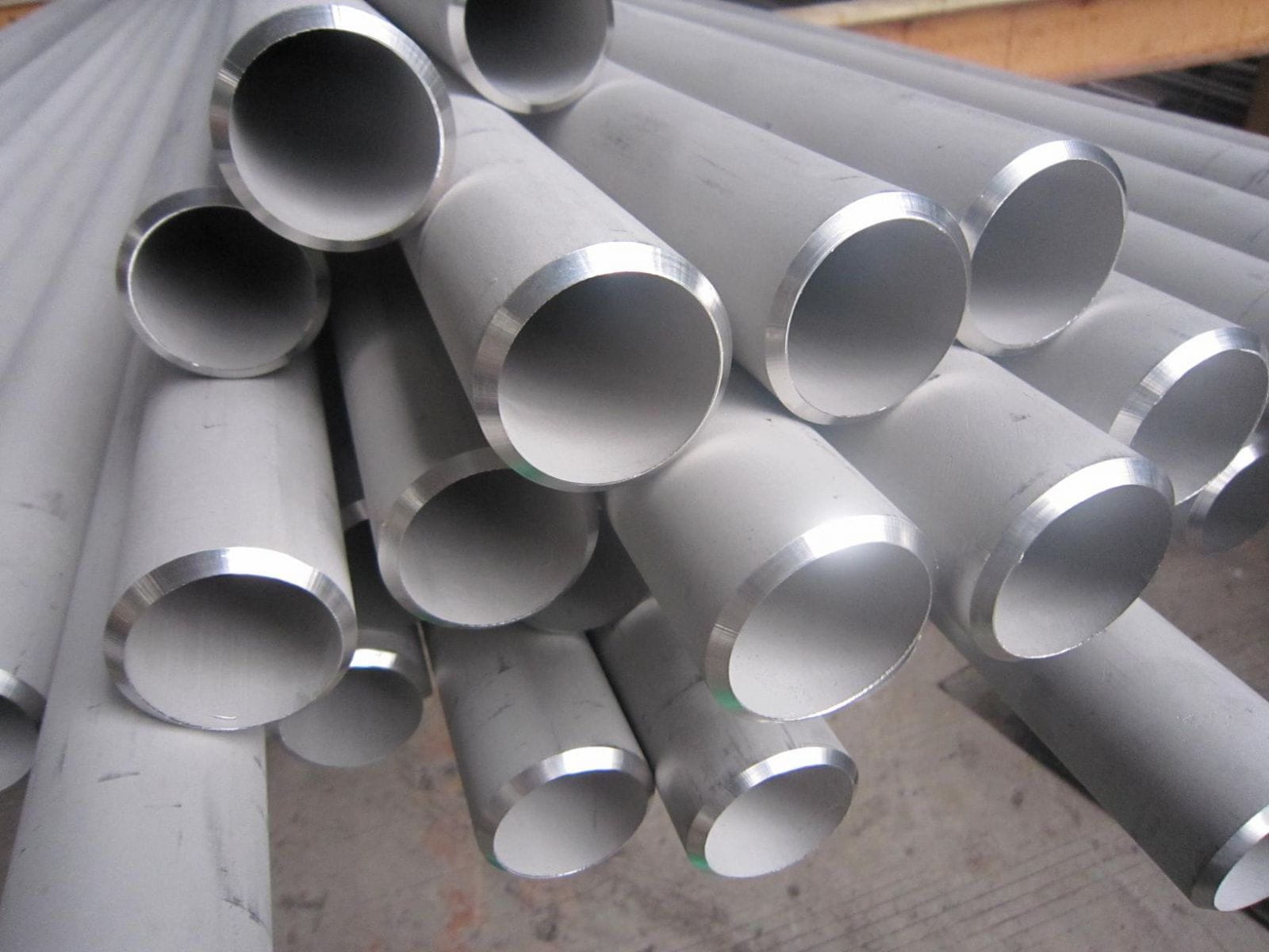 Factors affecting the brightness of stainless steel tubes