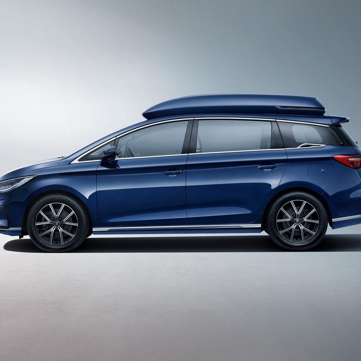 Electric Car Byd 2022 Song Max Puv Electric Automobile EV Car 1090km Range Electric Vehicle Electric Vehicles High Speed EV Car Family Car
