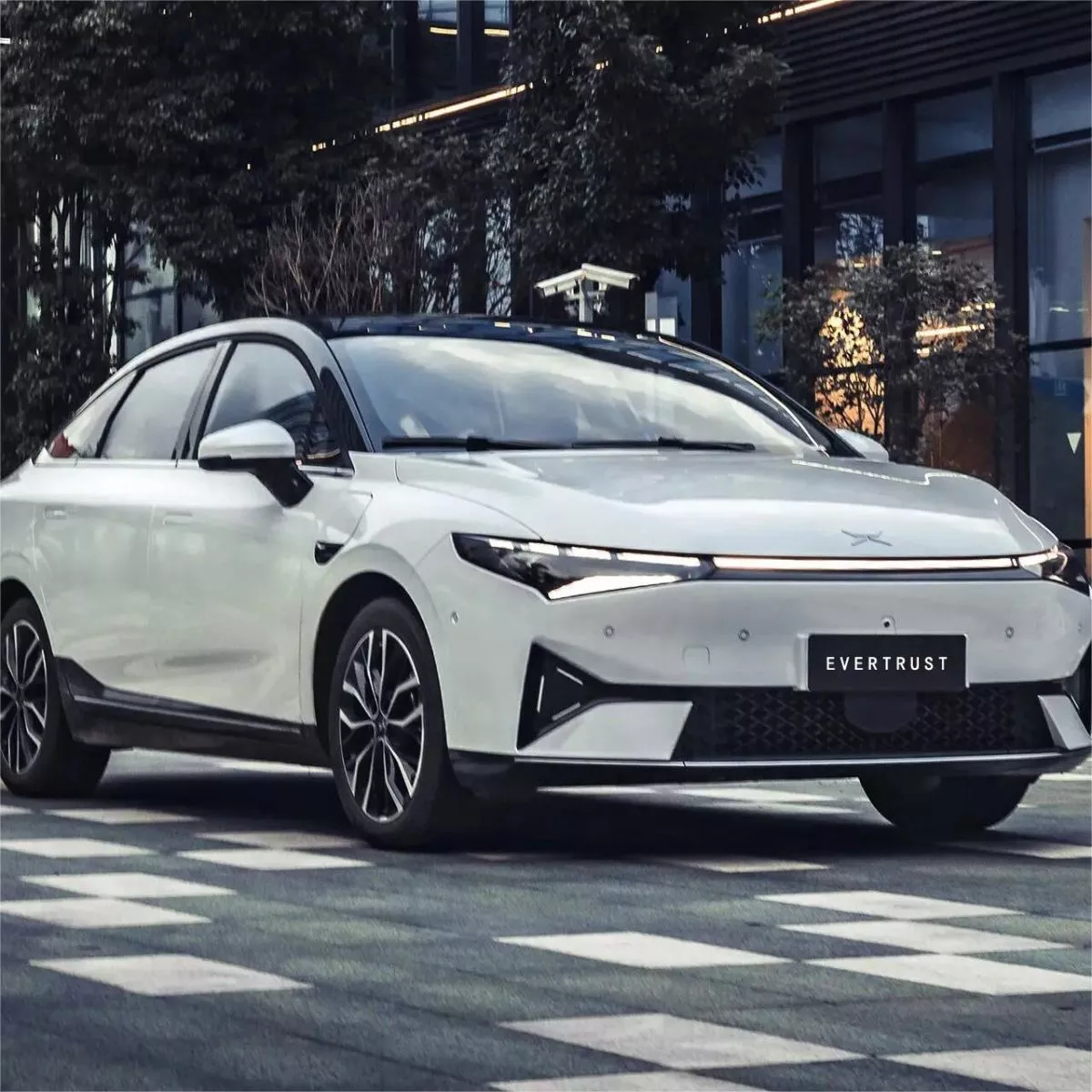 Chinese Car EV with Lower Price Xiaopeng P5 Pure Electric 5seats Sedan Nedc 550km New Electric Cars