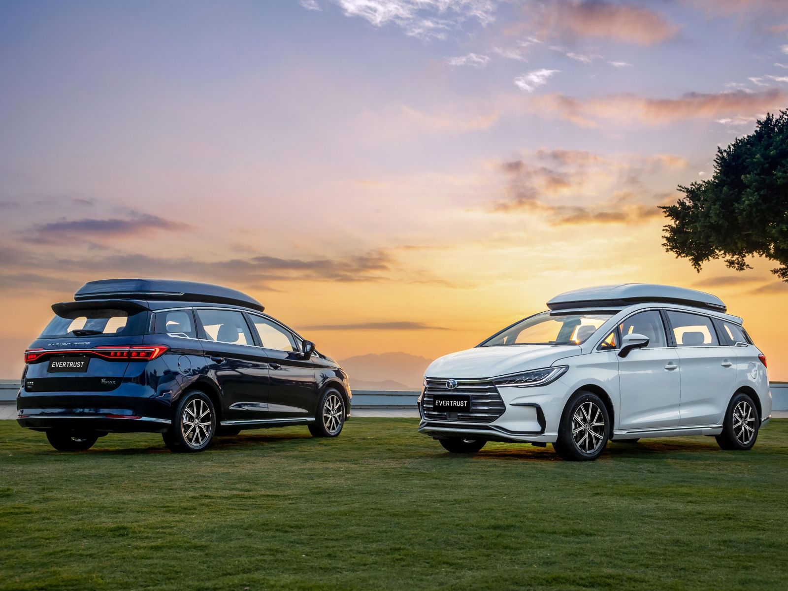 Electric Car Byd 2022 Song Max Puv Electric Automobile EV Car 1090km Range Electric Vehicle Electric Vehicles High Speed EV Car Family Car