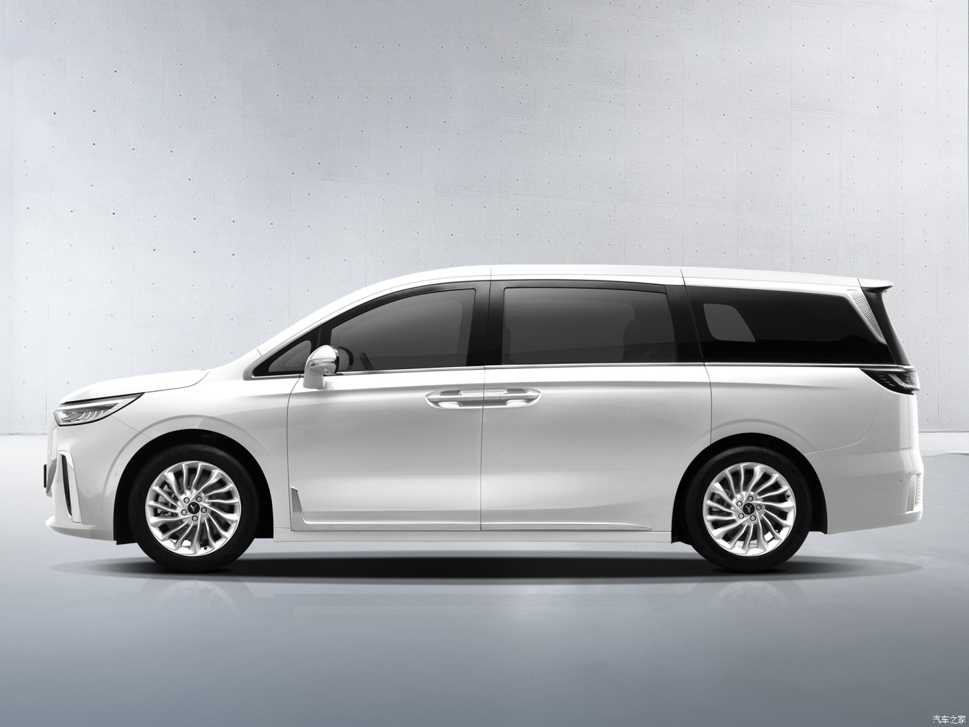 2023 New Voyah Dreamer Electric Vehicle Pure Energy Bev Car