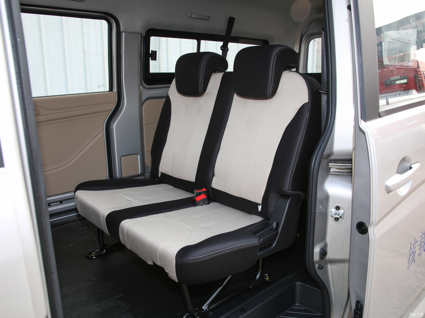 Popular China Brand Chang&prime;an Kuayue Star V5 New Energy EV 410km for Passengers Electric Car