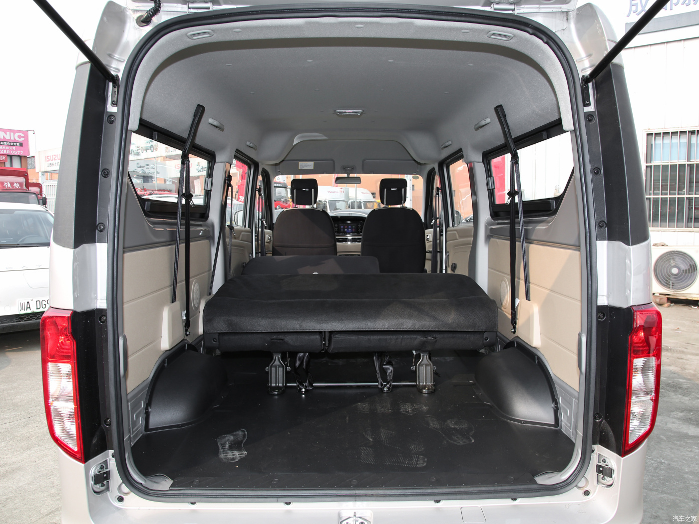 Popular China Brand Chang&prime;an Kuayue Star V5 New Energy EV 410km for Passengers Electric Car