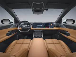 High Performance 2023 Xpeng G9 New Energy Vehicle 5 Seats 702km SUV Electric Cars