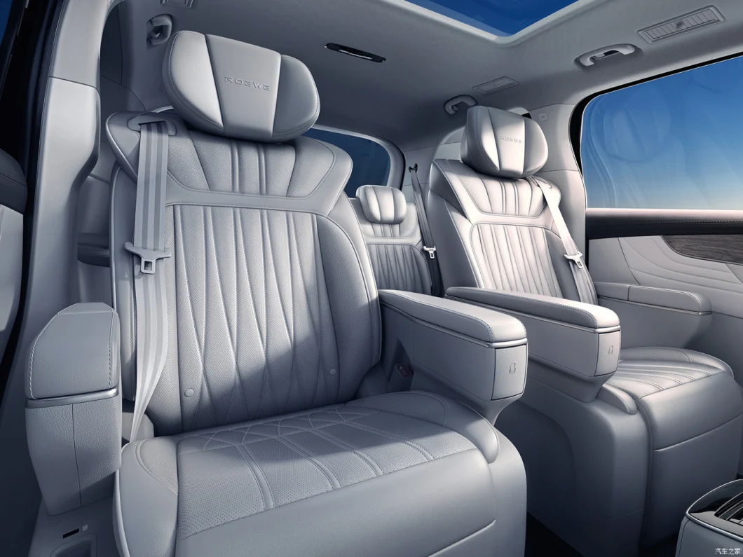 Rongwei Imax8 Electric Car New Electric Vehicle with 7 Seats.