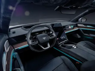 2023 Best Seller Neta S Made in China with Long Range Reev/EV LHD with Cheap Price Electric Car