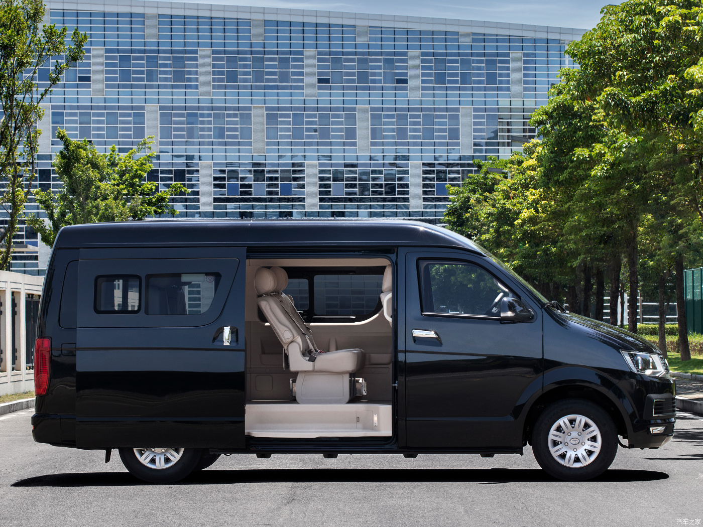 2023 China Soueast-Motor Sem-Delica 9 Seats Standard Edition Passenger EV Car