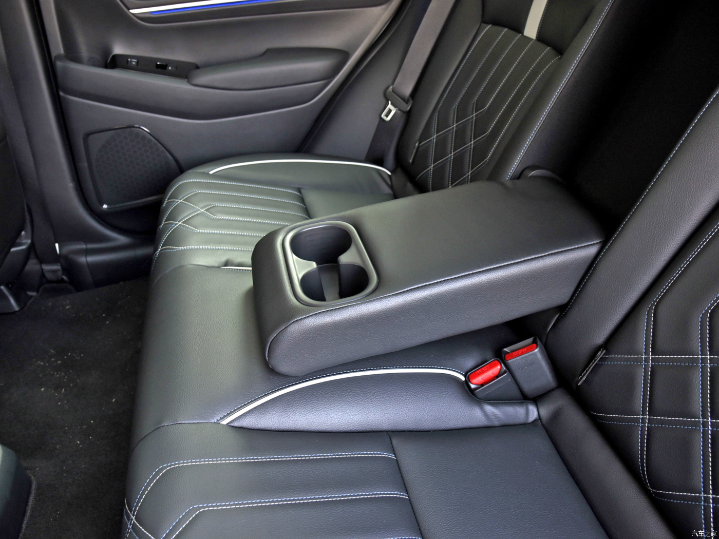 Best-Seller 2023 China LHD Bev Dongfeng Honda E: Ns1 New SUV Electric Car