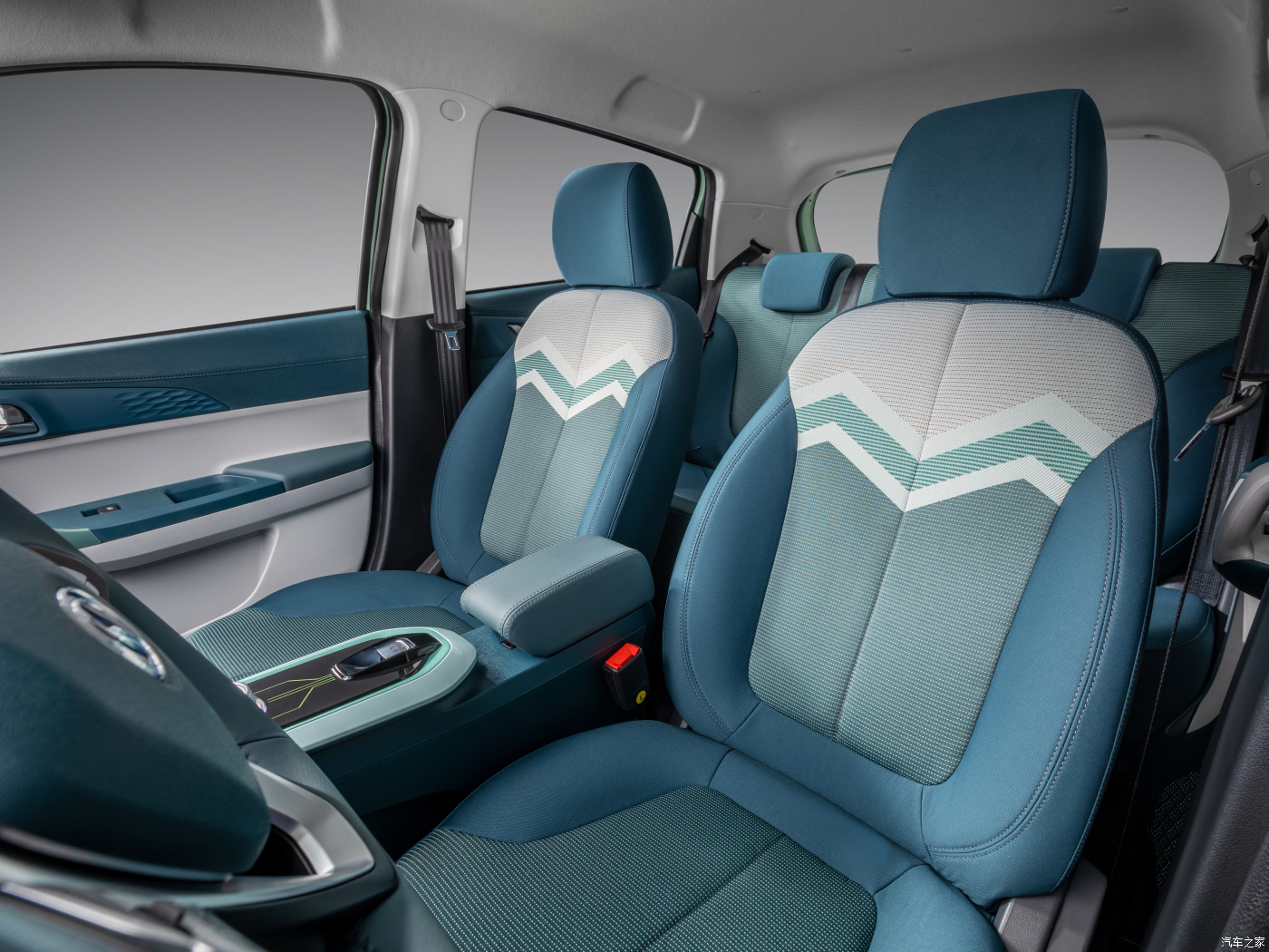 2023 Chinese Brand Hot-Sale Chang&prime; an Benben E-Star Mini EV Car for City Commuting Battery-Type Car