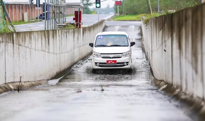 Popular China Brand Chang&prime;an Kuayue Star V5 New Energy EV 410km for Passengers Electric Car