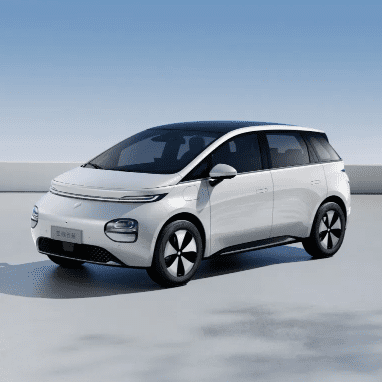 2023 Baojun Clouds New Vehicle Pure Electric with Fast Charge Car Mini Car