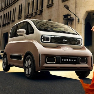 Mini Electric Car, 3 Doors, 4 Seats, 105 km/h