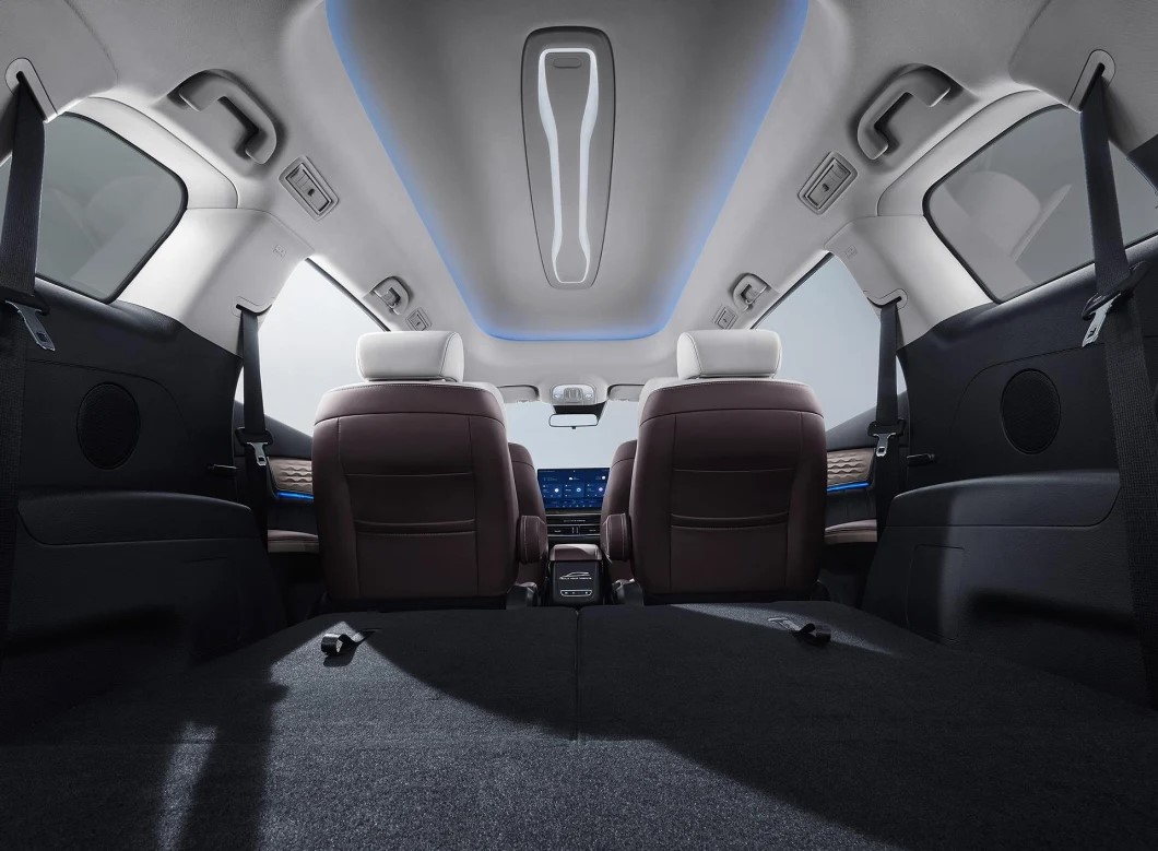 2022 BYD Song Max PHEV Electric Car MPV