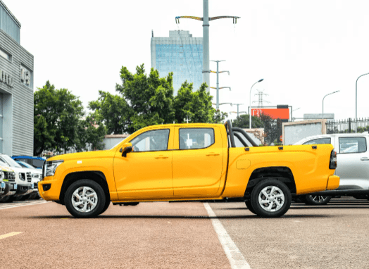 2023 Pickup with Cheap Price with Airbags and Seat-Heating Diesel Fuel Car