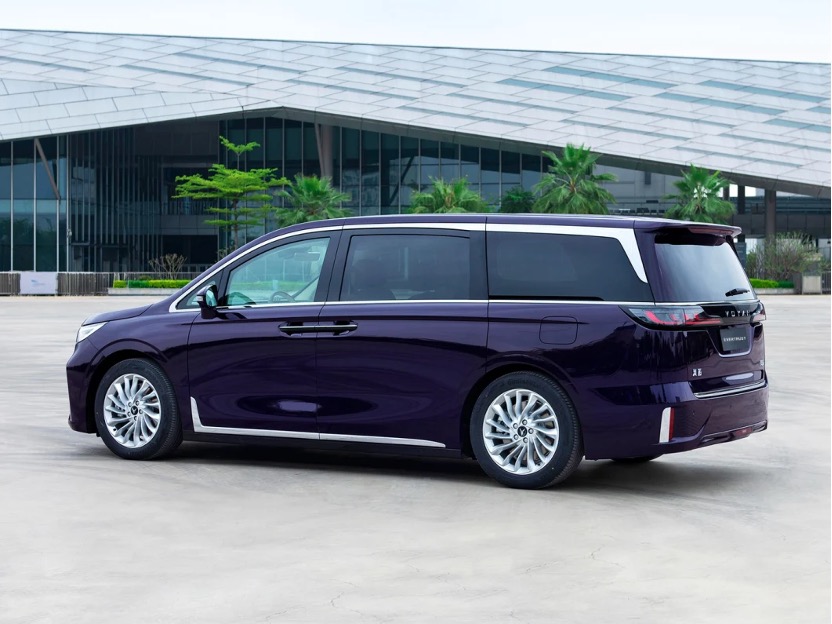Voyah MPV Car, Propose+Rear, 5 Doors, 7 Seats, 200 km/h