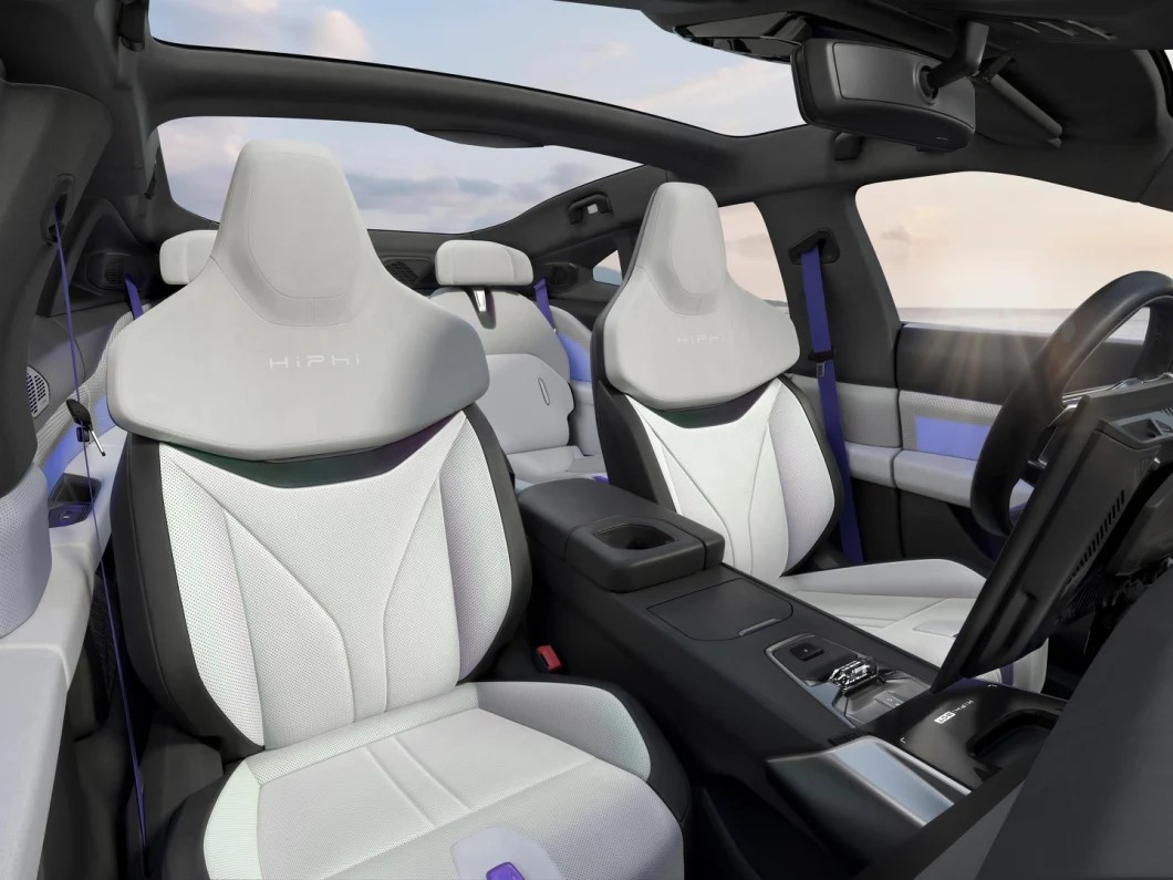 2022 New 600 km Hatchback Electric Vehicle EV Car