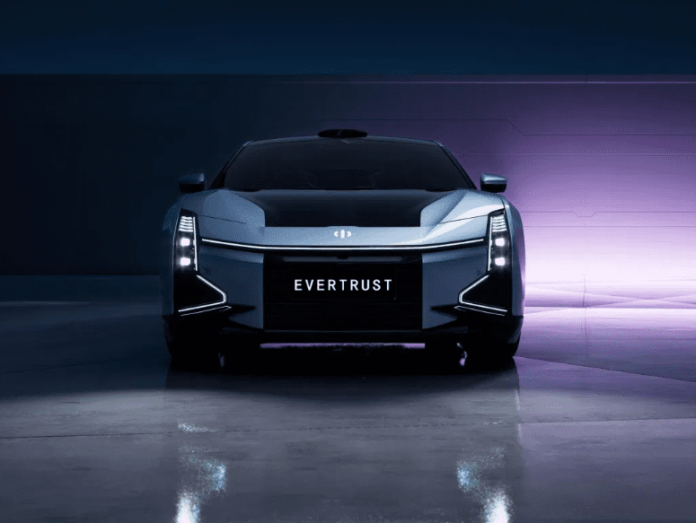 2023 Hiphiz Electric Car Luxury Model Made in China Sports-Like 700km