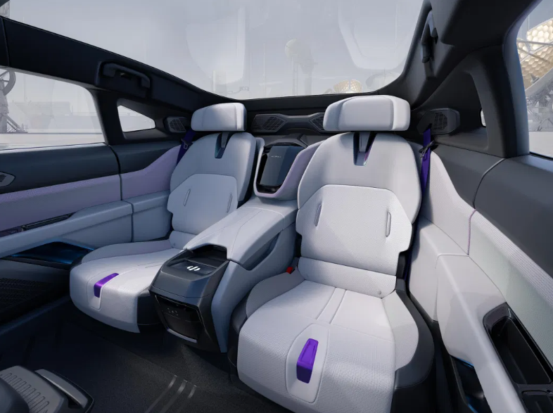 2023 Hiphiz Electric Car Luxury Model Made in China Sports-Like 700km