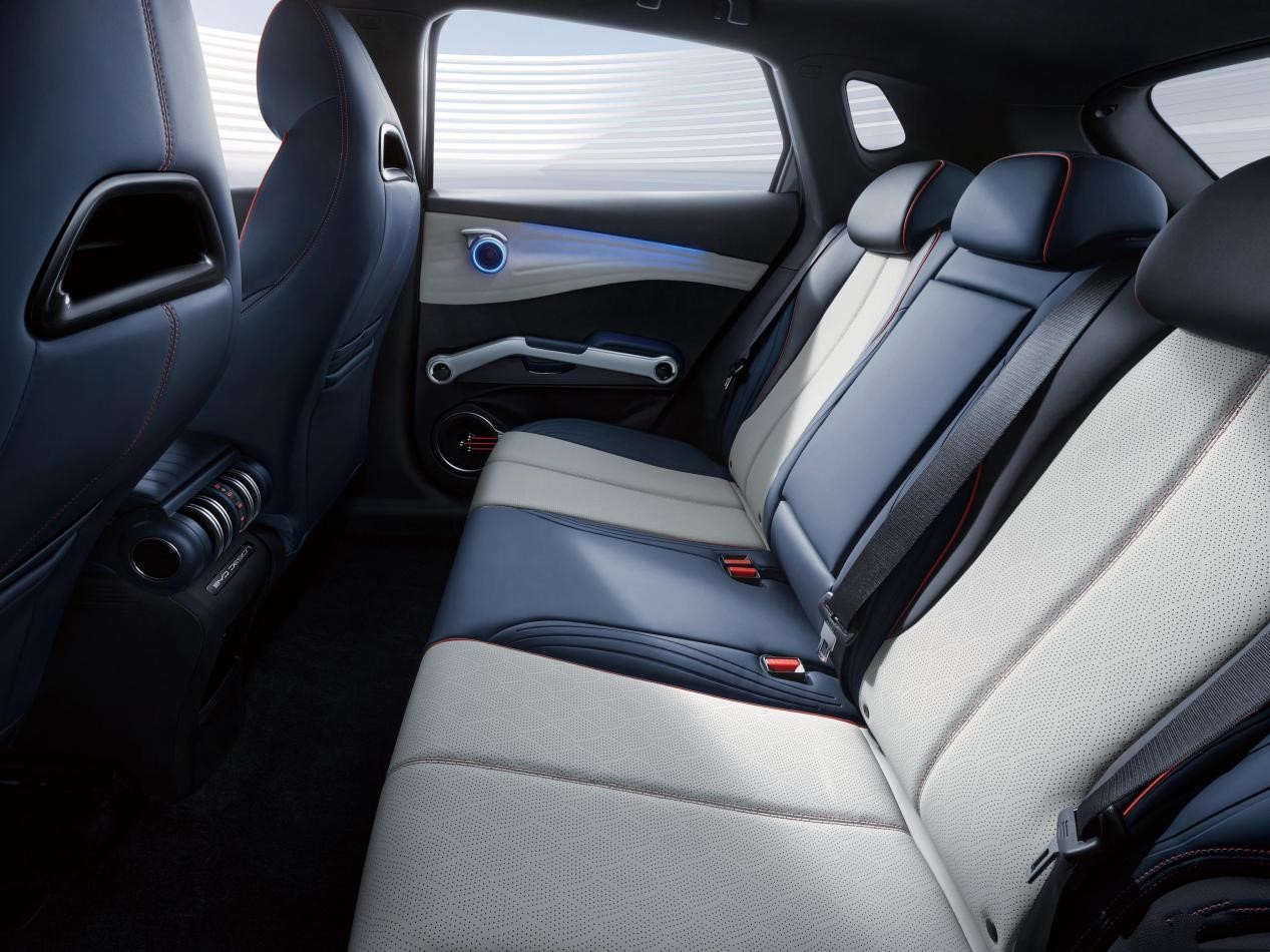 2023 Hot Sale Byd Yuan with Cheap Price LHD Pure Electric Car