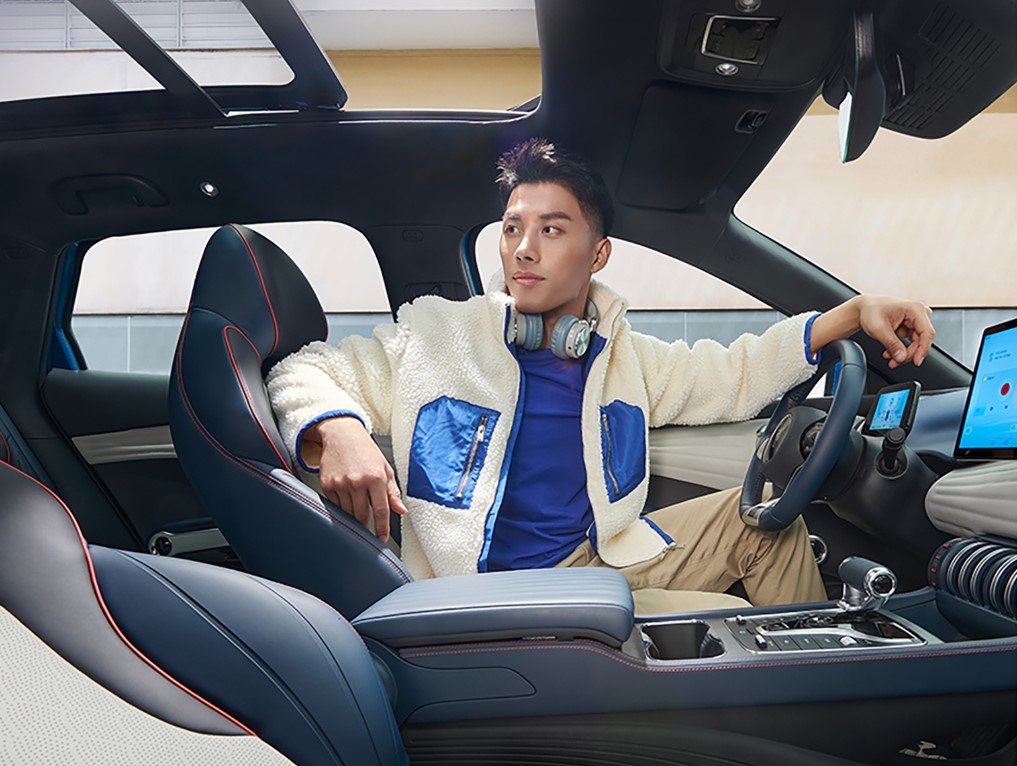 2023 Hot Sale Byd Yuan with Cheap Price LHD Pure Electric Car