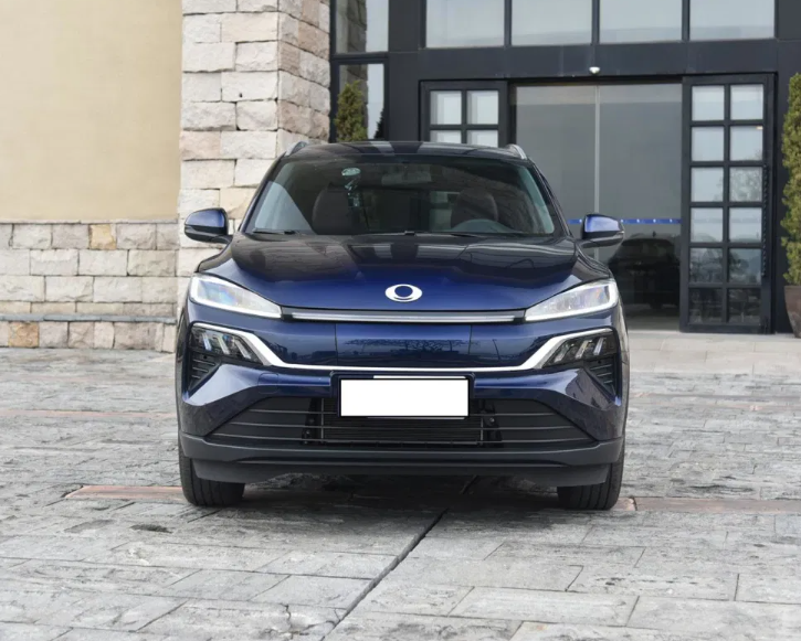 Dong Feng MNV Electric Car 5 Doors 5 Seats 140km Max Speed SUV Car