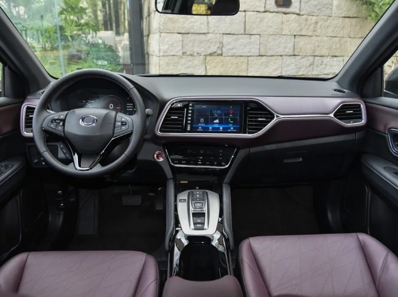 Dong Feng MNV Electric Car 5 Doors 5 Seats 140km Max Speed SUV Car