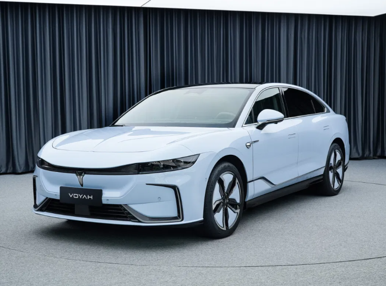 Voyah Chasing Light Electric Car Max-Speed 210km New Energy Vehicle