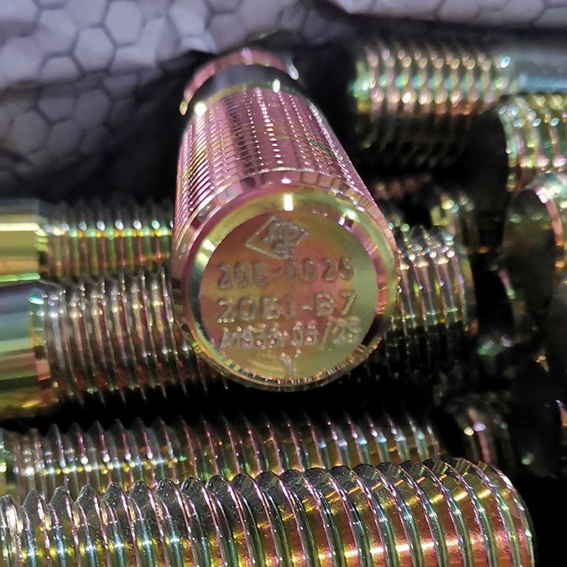 SA 193 B7 Bolts, API 20E,1 Inch, 8 UNC, Yellow Zinc