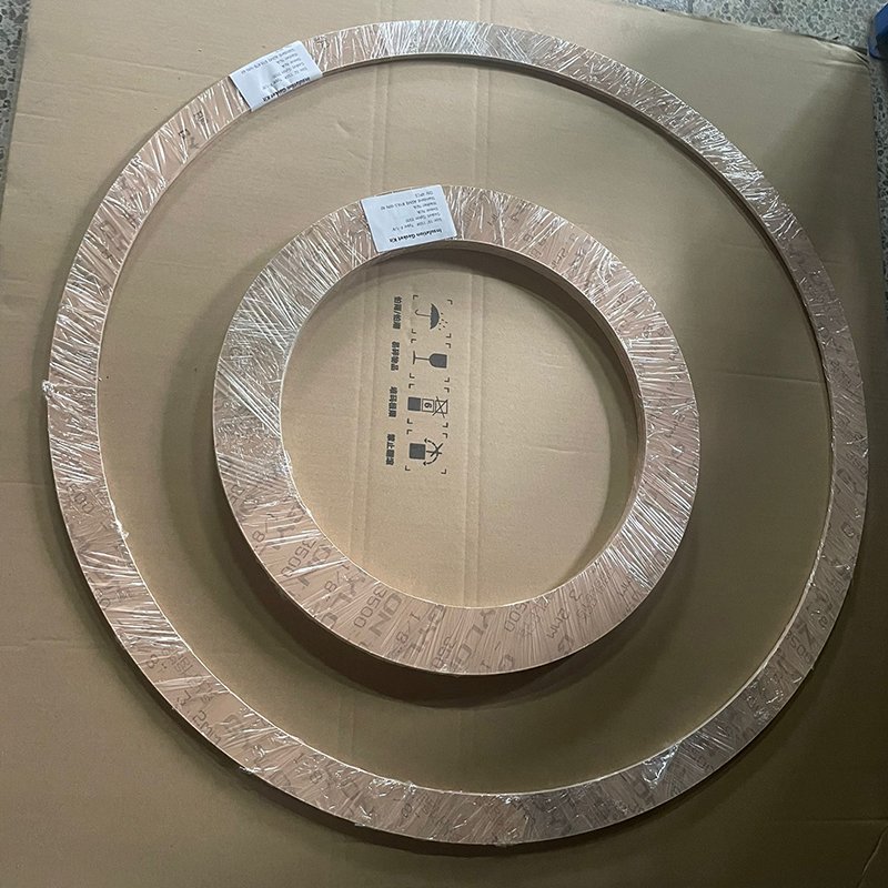 Garlock Flat Gasket, 32 Inch, 150LB, Gylon 3500, ASME B16.47 B