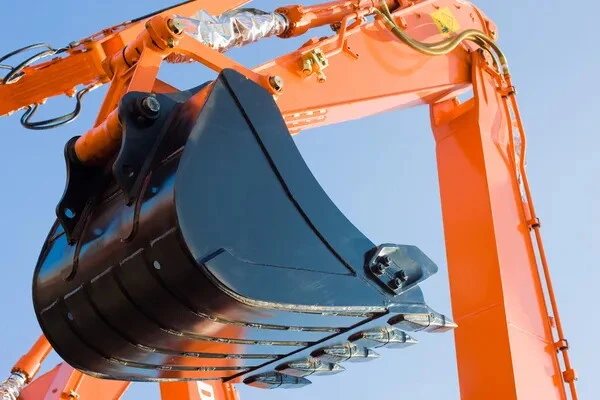 Steps and Precautions for Excavator Bucket Replacement