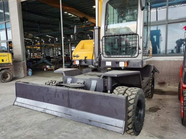 Brand New Wheeled Excavators, Equipped with Sorting Grab