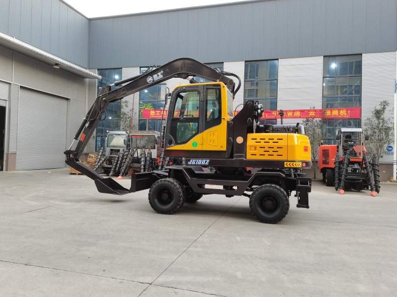 Long Reach Excavator for Coal Unloading, Booms 19 Meters