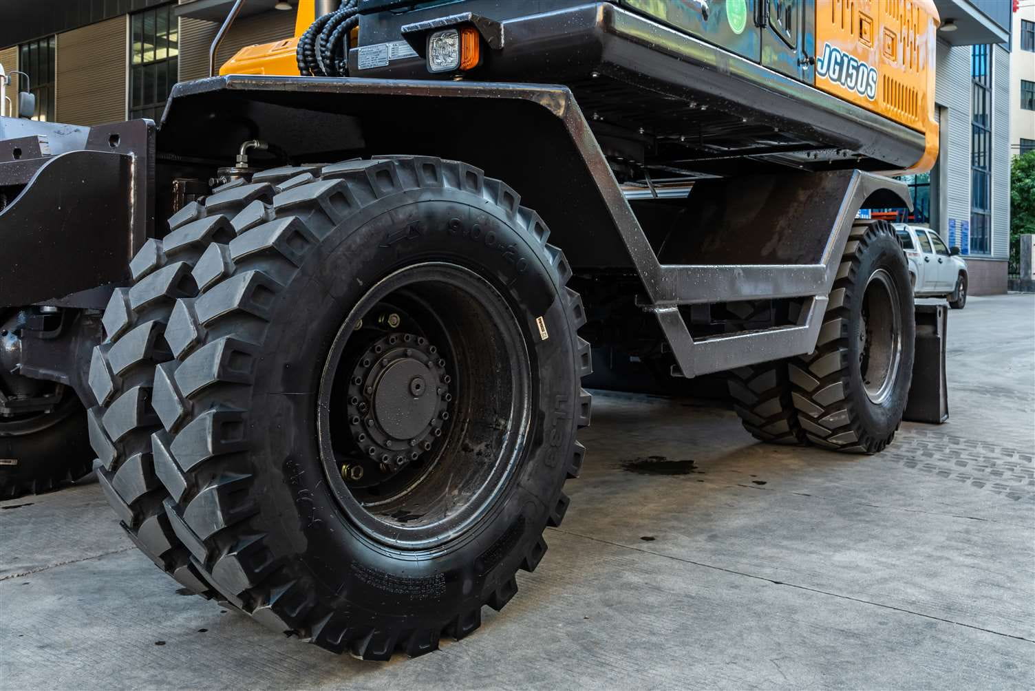 Excavators with Rock Grab