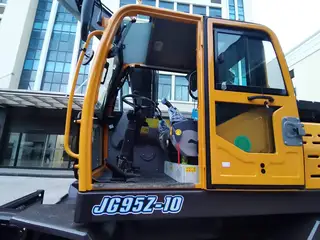 8.4 Ton Full Hydraulic Wheeled Excavators, Backet 0.3 m³