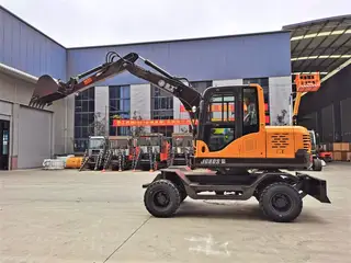Excavator with Lift Cab