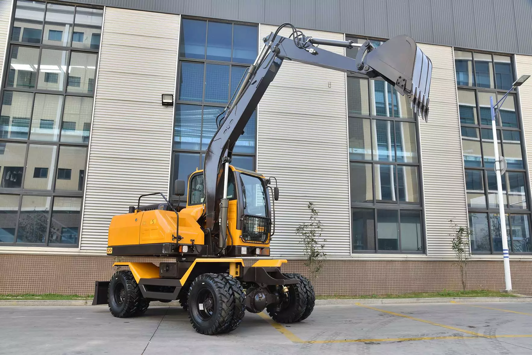 New Model Wheeled Excavator for Sale, with Double Gear Box