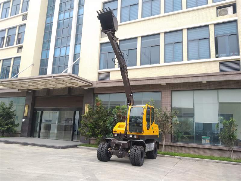 Excavator with Gear Pump