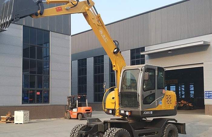 Wheeled Excavators with Variable Displacement Piston Pump