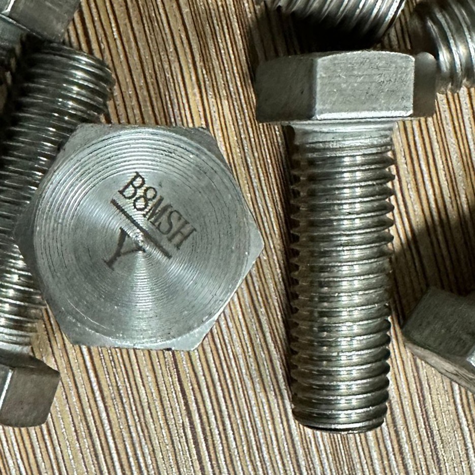 SS 316 Hex Head Bolt, ASTM A193 B8M CL.2, Class 2A, 11 UNC SS 316 Hex Head Bolt, ASTM A193 B8M CL.2, Class 2A, 11 UNC
