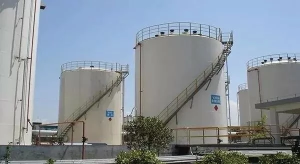 Oil Storage Tanks