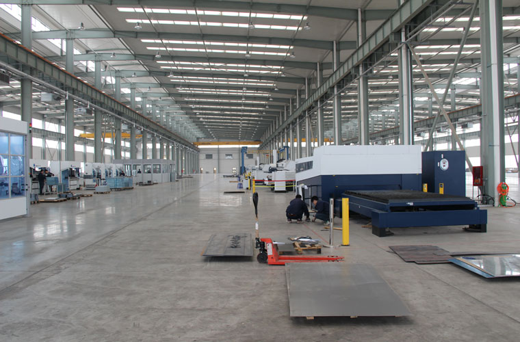 Laser-automatically-cutting-center