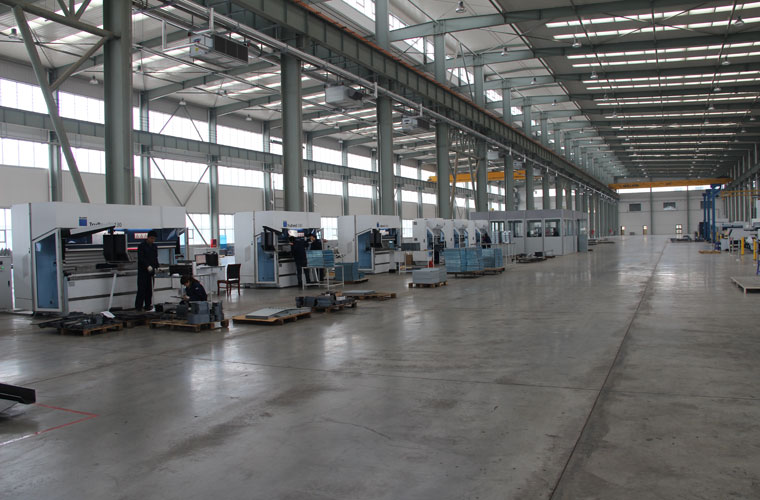 Laser-automatically-cutting-center